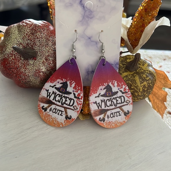 NIP FALL Wicked Cute Witch FAUX LEATHER Earrings - Picture 2 of 4